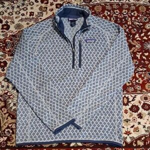 Patagonia Blue and White Patterned Fleece